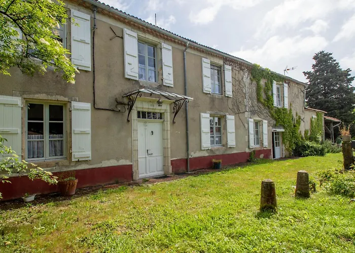 Le Solquirit - Avec Piscine Et Vue Imprenable